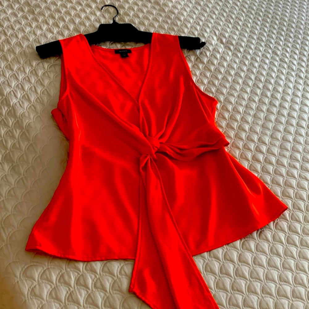 From day to night in gorgeous Tangerine!